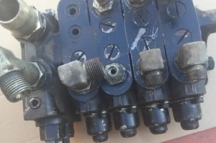 Гидрораспределители к вилочным погрузчикам тоета тсм камацу- фото № 4