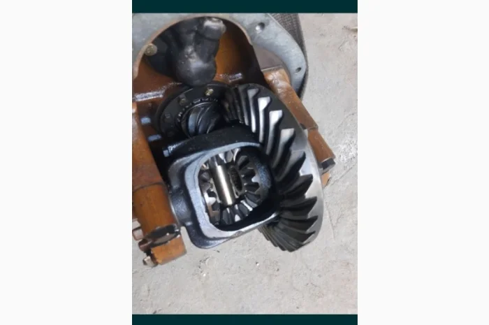 Редуктор переднего ведущего моста погрузчика Камацу- фото № 2