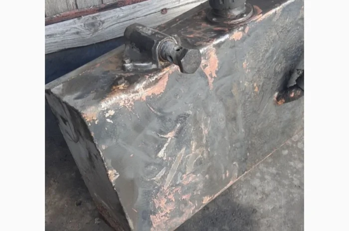 Бак масляный гидравлический погрузчик- фото № 1