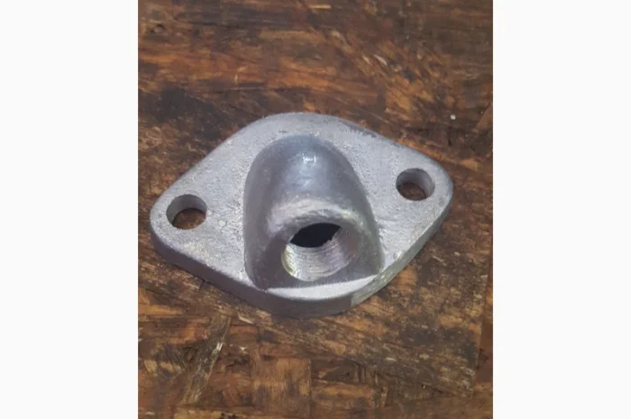Патрубок головки цилиндров МТЗ- фото № 1
