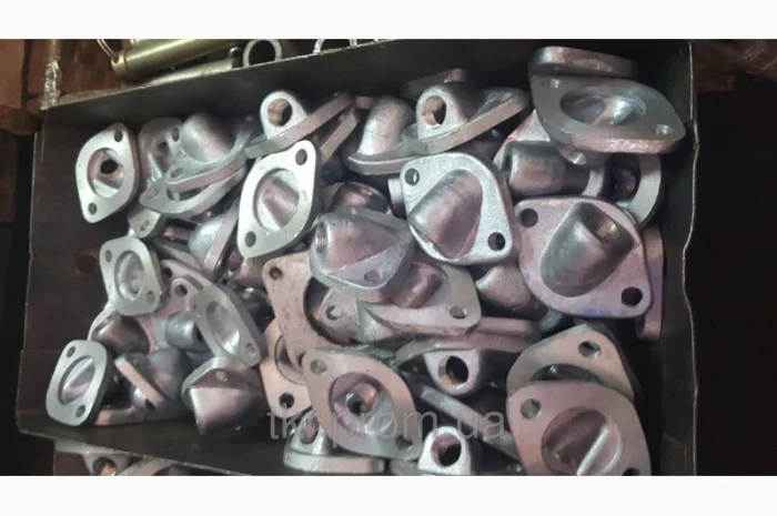 Патрубок головки цилиндров МТЗ- фото № 3