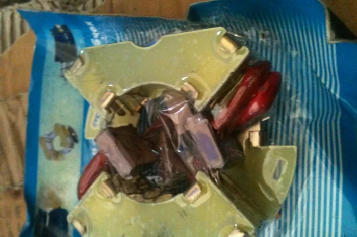 Щеткодержатель редукторного стартера МТЗ, ЮМЗ- фото № 1