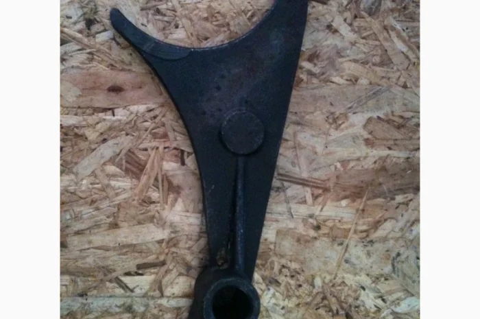 Вилка Т-150 включения заднего хода- фото № 2