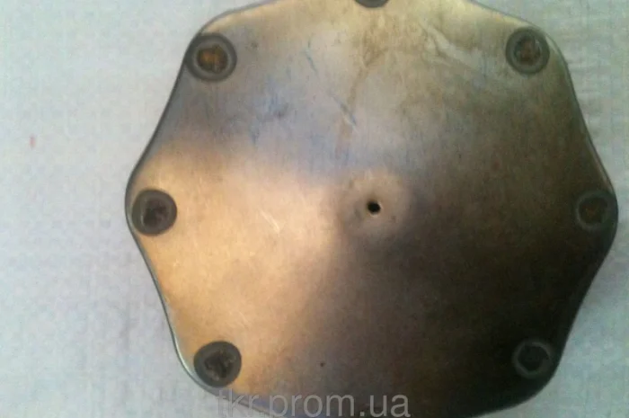 Крышка бака Т-150,  Т-40,  Т-150, ЮМЗ,  Д65- фото № 1