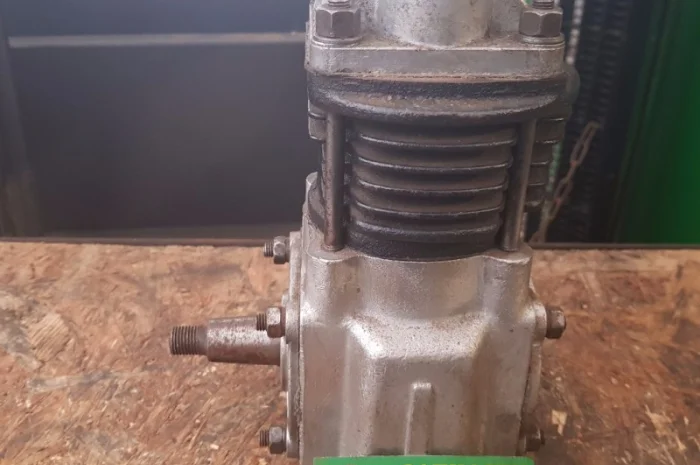 Компрессор пневматический ЮМЗ- фото № 1