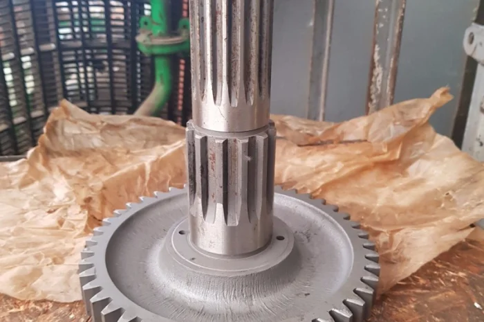 Вал вторичный МТЗ-82 КПП- фото № 1