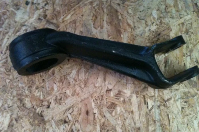 Рычаг навески левый МТЗ- фото № 1