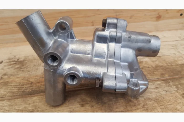 Корпус термостата в сборе ЮМЗ- фото № 1