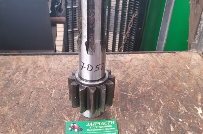 Шестерня ведущая (Т-40, Д-144) z=11, 12 каталожній номер Т25-2407052-Б- фото № 1