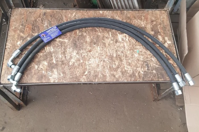 Рукав высокого давления РВД S24 (М20 х 1, 5) L-1, 0 м с углом 90 градусов Н.036.83- фото № 1