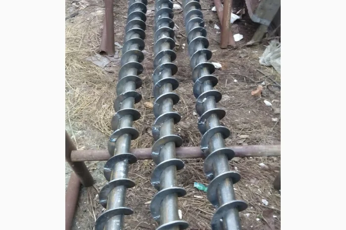 Шнековая спираль. новая. наружн. диаметр 140 мм, перо 2 мм, вал - 33 мм. в наличии- фото № 1