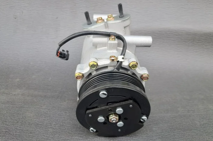 Компресор кондиціонера для Ford та Volvo- фото № 1