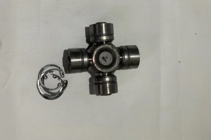 Хрестовина 000513236a massey ferguson, agco, challenger- фото № 1