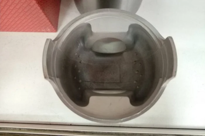 Запчасти двигателя MAHLE для экскаваторов Hitachi, JCB склад г. Киев- фото № 3