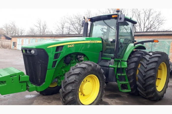 Капот для трактора Джон Дир JOHN DEERE 8130, 8230, 8330, 8430, 8530 (или ремонт капота)- фото № 1