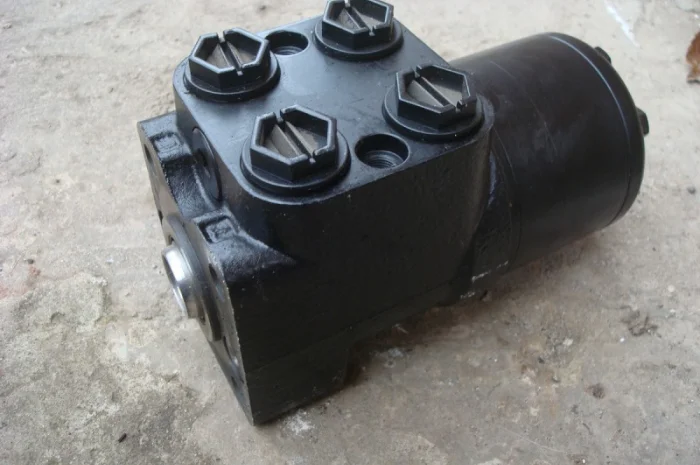 Насос-дозатор рулевого управления на ХТЗ и Т-150К (Италия)- фото № 3