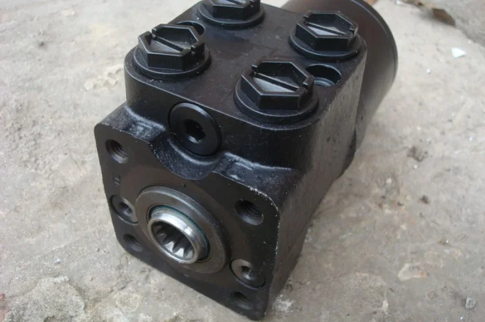 Насос-дозатор рулевого управления на ХТЗ и Т-150К (Италия)- фото № 4