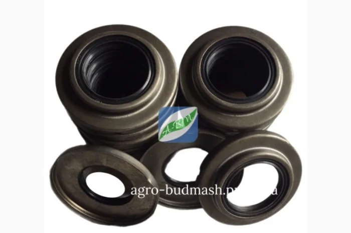 Запчастини 2ПТС-4/КТУ-10; стремянка, ресора, ступиця, сальник, шпилька, клин, петля дишла- фото № 4