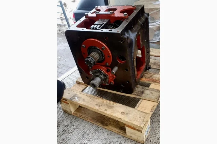 Мости мотори коробки та, інше по мтз- фото № 8