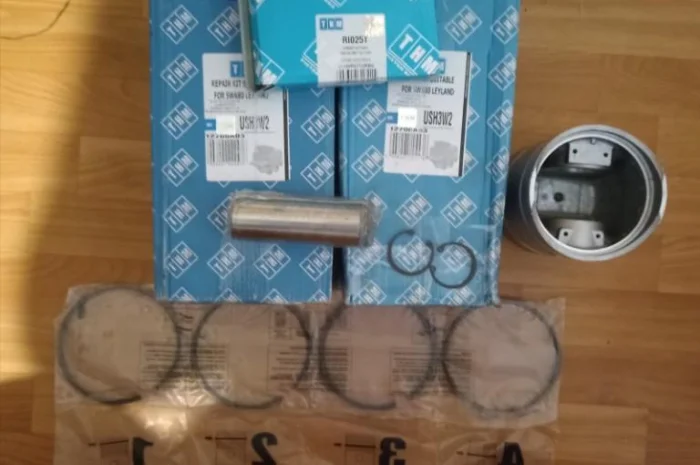 Поршень, плець, поршневі кільця двигуна SW 680- фото № 1