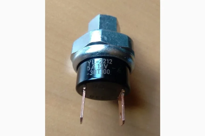 Датчик тиску кондиціонера CASE, FORD та NEW HOLLAND- фото № 2