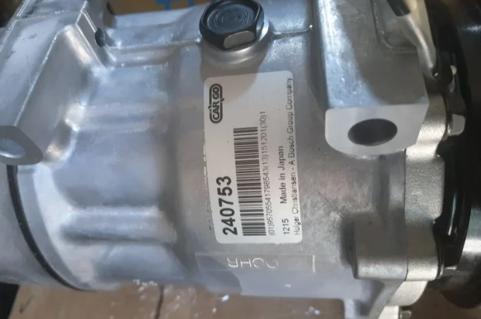 Компресор кондиціонера Renault Volkswagen - 240753 Японія- фото № 2