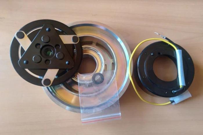 Муфта компресора кондиціонера спецтехніки Renault у зборі- фото № 1