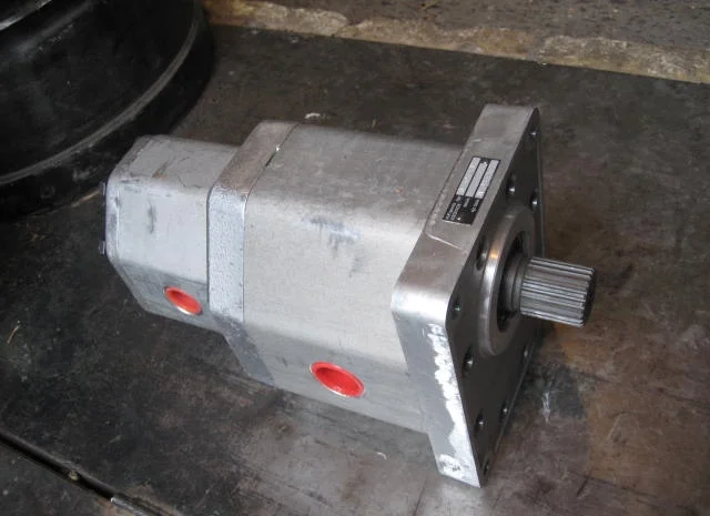 Запчасти к погрузчикам UN-053, UNC-060, UNC-061, UNC-200, UNC-320, KNB-250- фото № 8