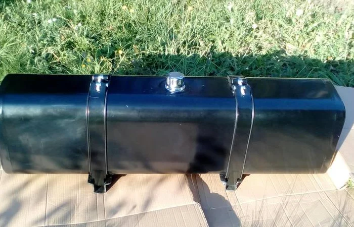 Бак гидравлический (гидробак) закабинный 180 л железный (49х34х110)- фото № 1