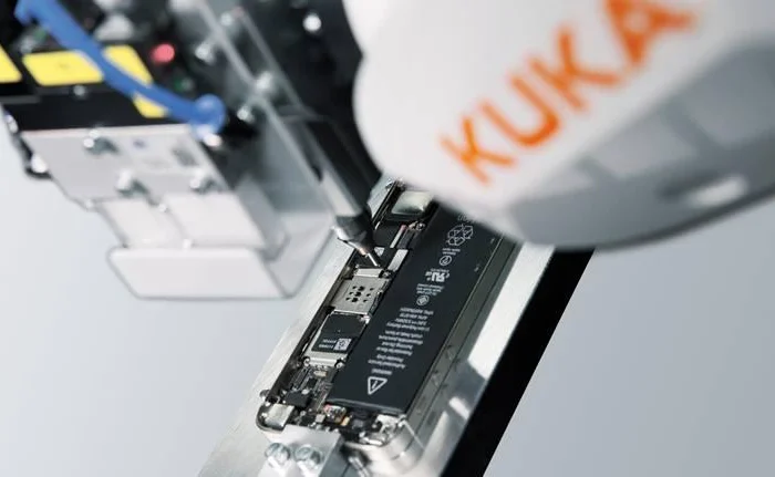 Шарнирный робот для микроввинчивания KUKA ready2_fasten_micro- фото № 1