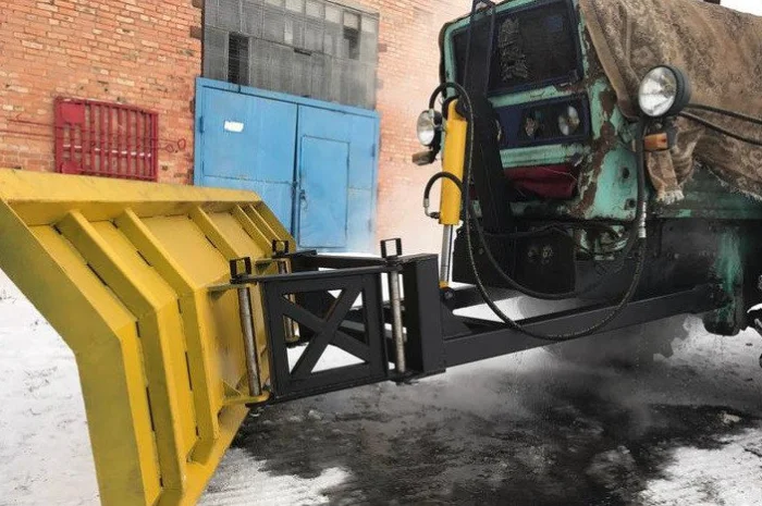 Cнегоочиститель (снегоотвал) для уборки снега на трактор МТЗ, ЮМЗ, Т-150- фото № 2