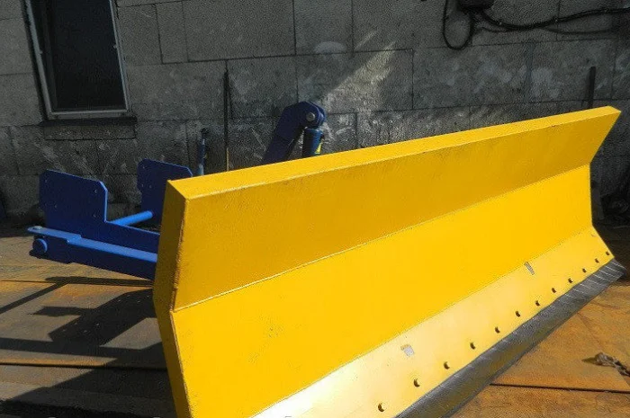 Снегоочиститель (снегоотвал) на трактор МТЗ, ЮМЗ, Т-150- фото № 2