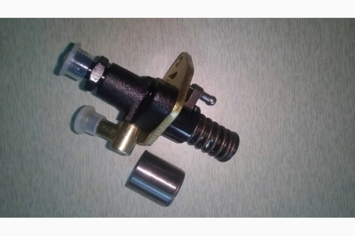 Продам топливный насос для двигателя мотоблока 178f 186f- фото № 1