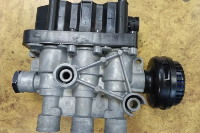 4728800010 Кран уровня пола WABCO на Magnum DXI, DAF, MAN- фото № 3