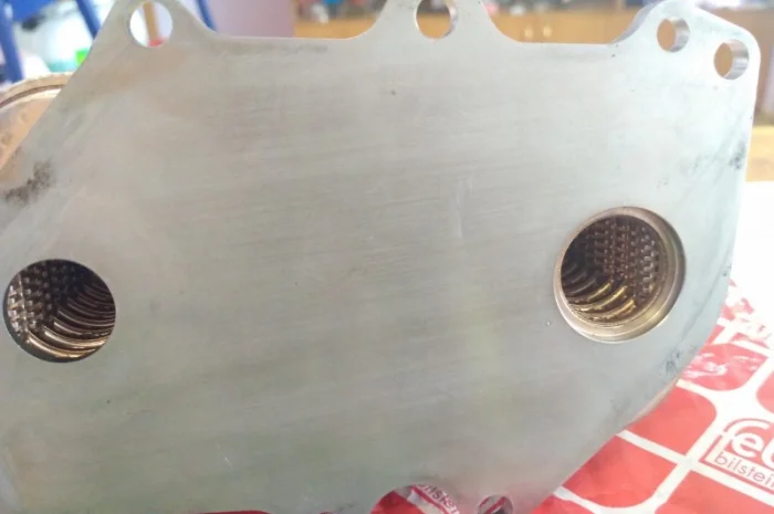 Масляный радиатор Febi 44425, Масляный радиатор 51056010179 Man TGL/TGM- фото № 5