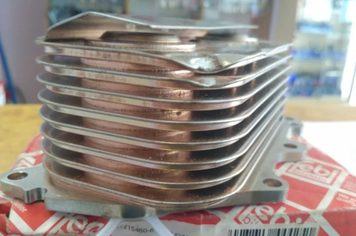 Масляный радиатор Febi 44425, Масляный радиатор 51056010179 Man TGL/TGM- фото № 7