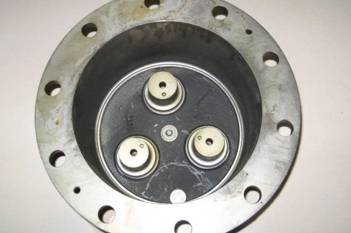 Корпус редуктора 0.900.0104.7 Deutz-Fahr Agrotron 265,  Корпус 010007910 на Terrion ATM528- фото № 1