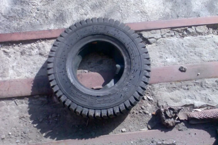 Шина 4, 00-8 на погрузчики и электрокары- фото № 2