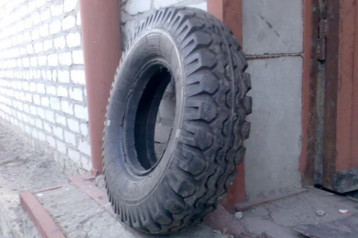 Шина 7, 00-12 на вилочные погрузчики- фото № 1