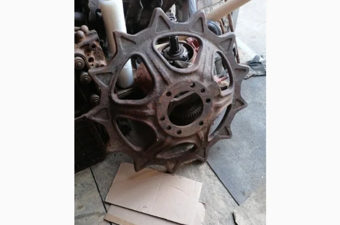 Колесо ведущее звездочка дт 75- фото № 2