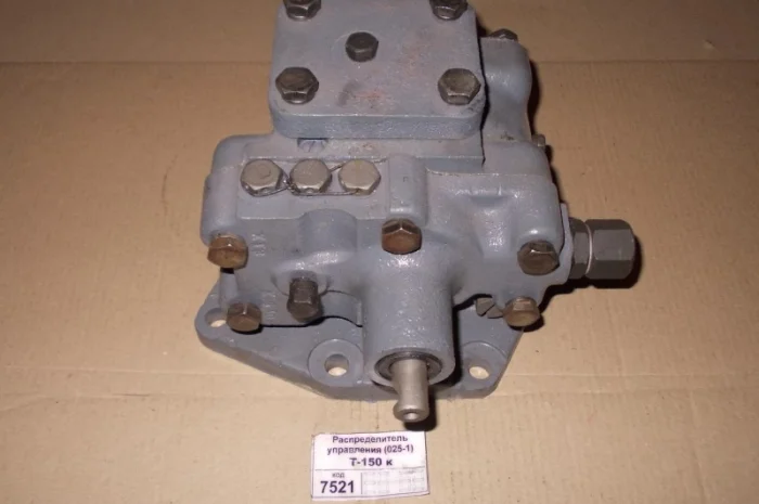 Распределитель правый Т-150 пенек 150.37.025-1- фото № 1