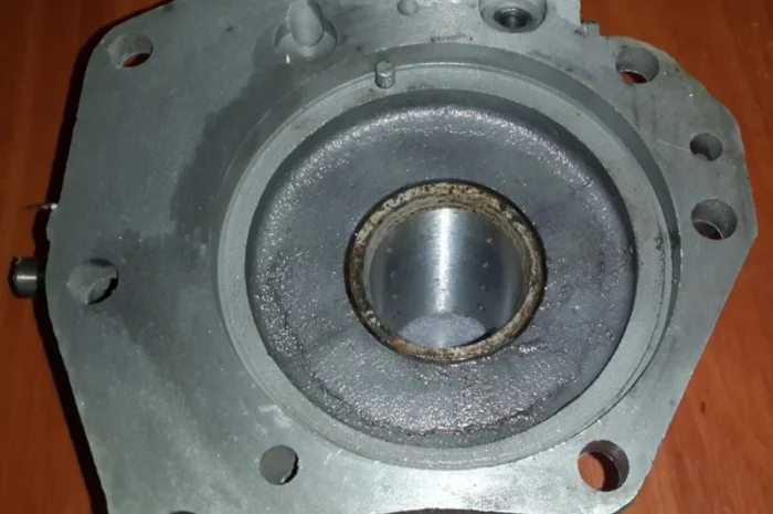 Распределитель правый Т-150 пенек 150.37.025-1- фото № 2