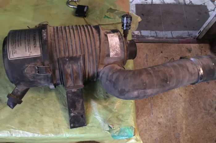 Корпус воздушного фильтра погрузчика Daewoo G15s-2- фото № 2