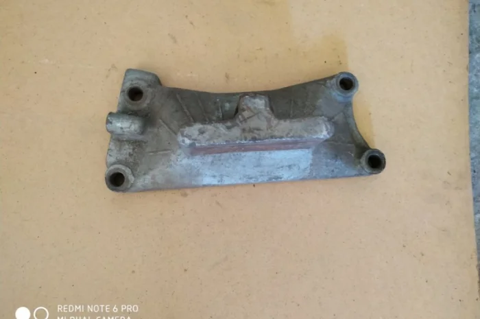 Кронштейн передней опоры двигателя ЯМЗ-236-238, 236-1001020- фото № 1