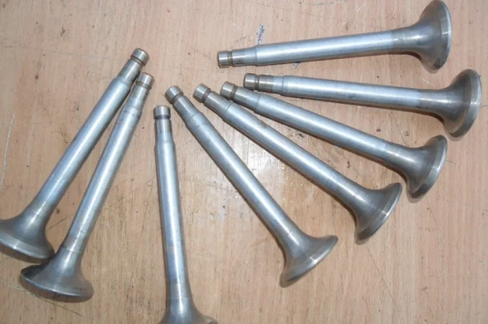 Продам новый заводской комплект клапанов на газ 53, 66- фото № 1