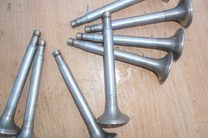 Продам новый заводской комплект клапанов на газ 53, 66- фото № 3