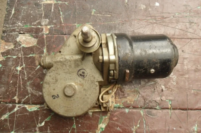 Продам новый оригинальный привод стеклоочистителя тракторов МТЗ и ЮМЗ- фото № 1