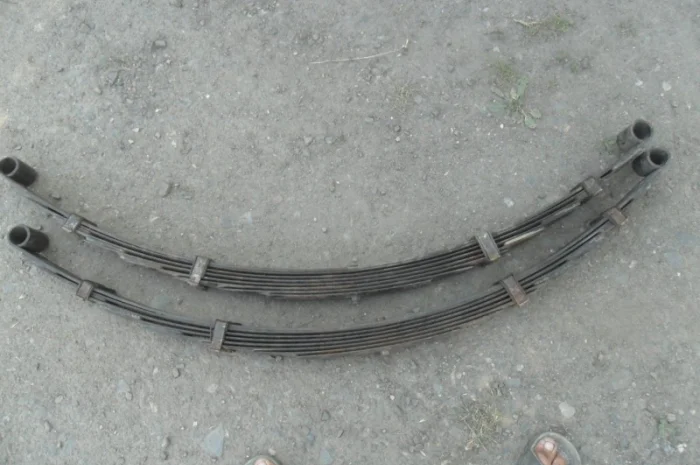 Продам пару оригинальных новых рессор РАФ- фото № 1