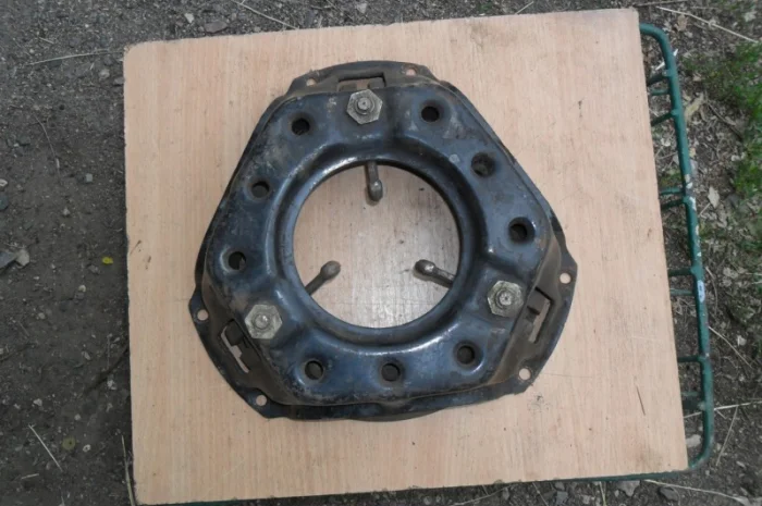 Продам оригинальную новую корзину сцепления ВОЛГА ГАЗ 21, УАЗ- фото № 1