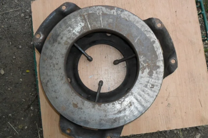 Продам оригинальную новую корзину сцепления ВОЛГА ГАЗ 21, УАЗ- фото № 4